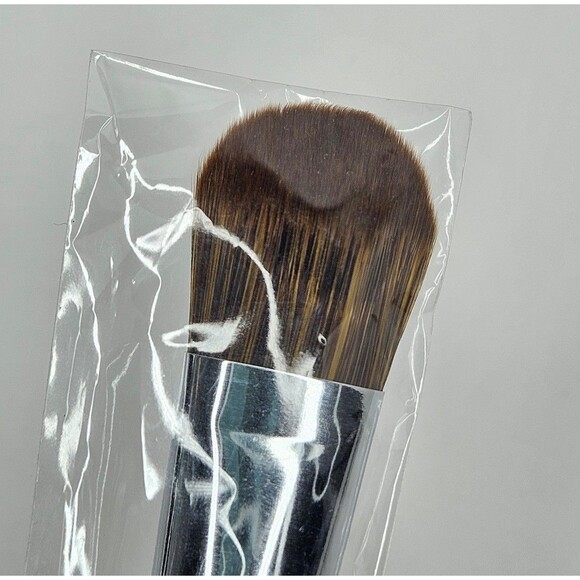 Younique Contour Brush New Sealed - Picture 3 of 4